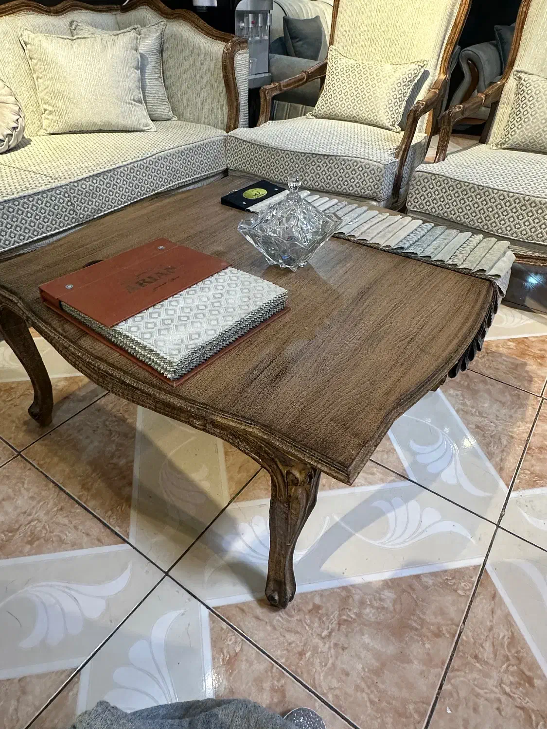 مبلمان کلاسیک نو|مبلمان خانگی و میز عسلی|کرمان, |دیوار