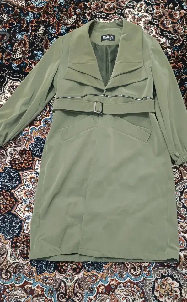 تعدادی کاپشن و پالتو|لباس|دورود, |دیوار