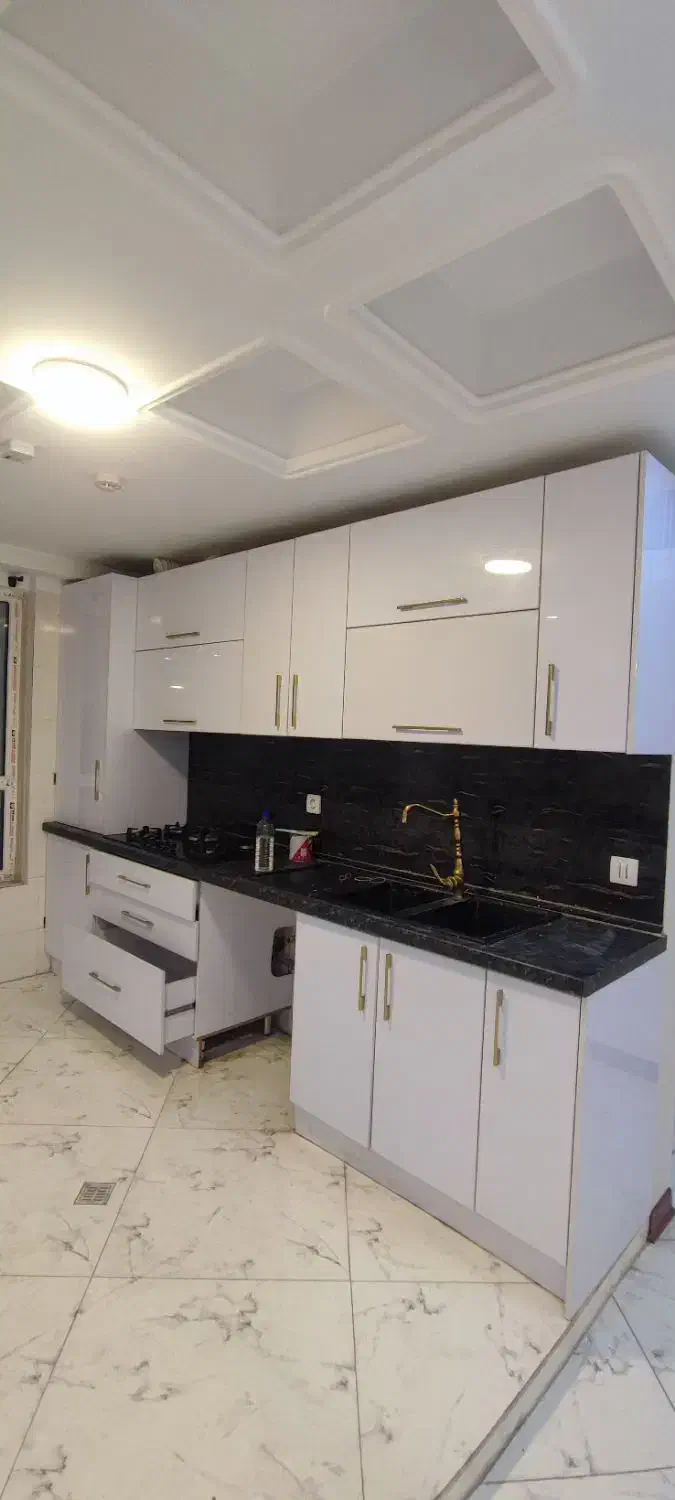 120 متر نوساز تخلیه با پارکینگ و آسانسور  کسری