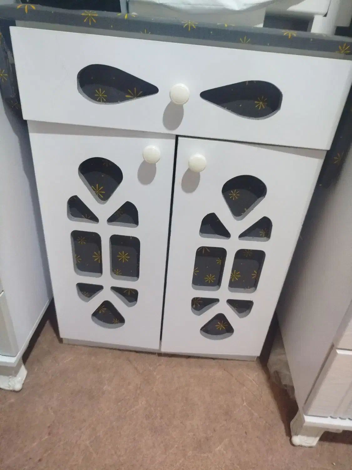 کمد. میزاارایش. میز خیاطی|جاکفشی، کمد، دراور|قم, سید معصوم|دیوار