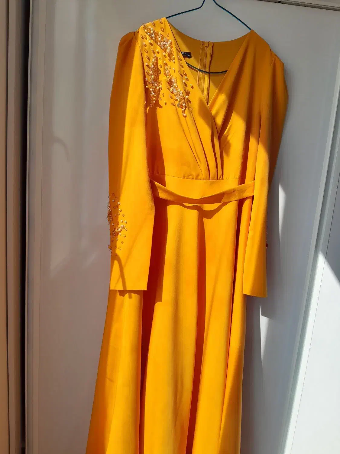 لباس مجلسی جنس عالی و نو|لباس|طارم, |دیوار