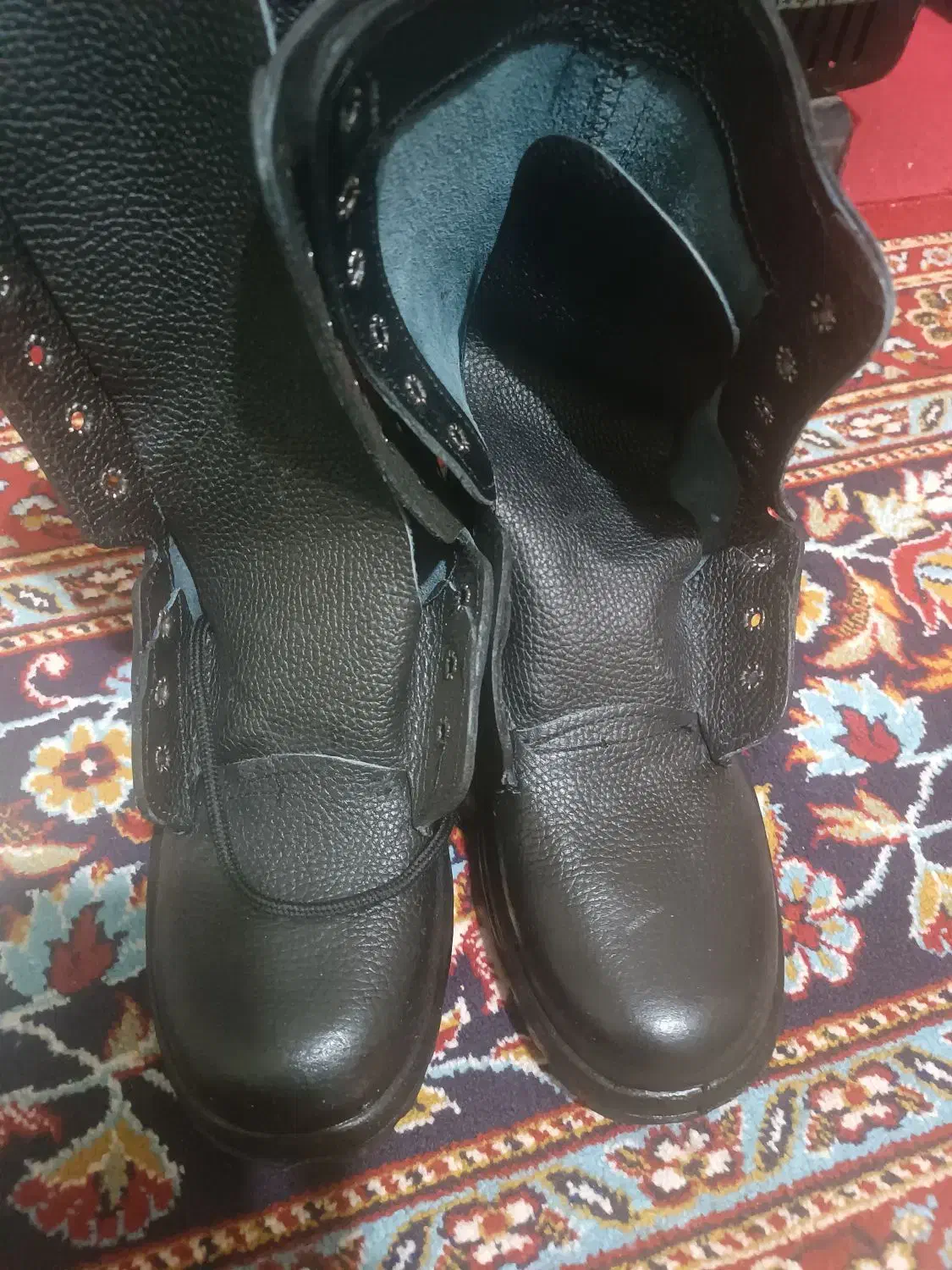 پوتین|کیف، کفش، کمربند|زرند, |دیوار