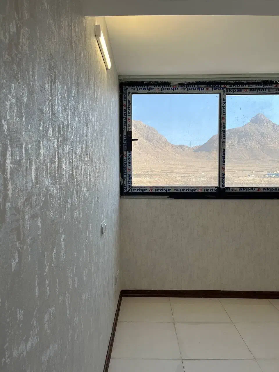 نصب‌و فروش انواع کاغذ دیواری و پوستر|خدمات پیشه و مهارت|اصفهان, کوی شهید کشوری|دیوار