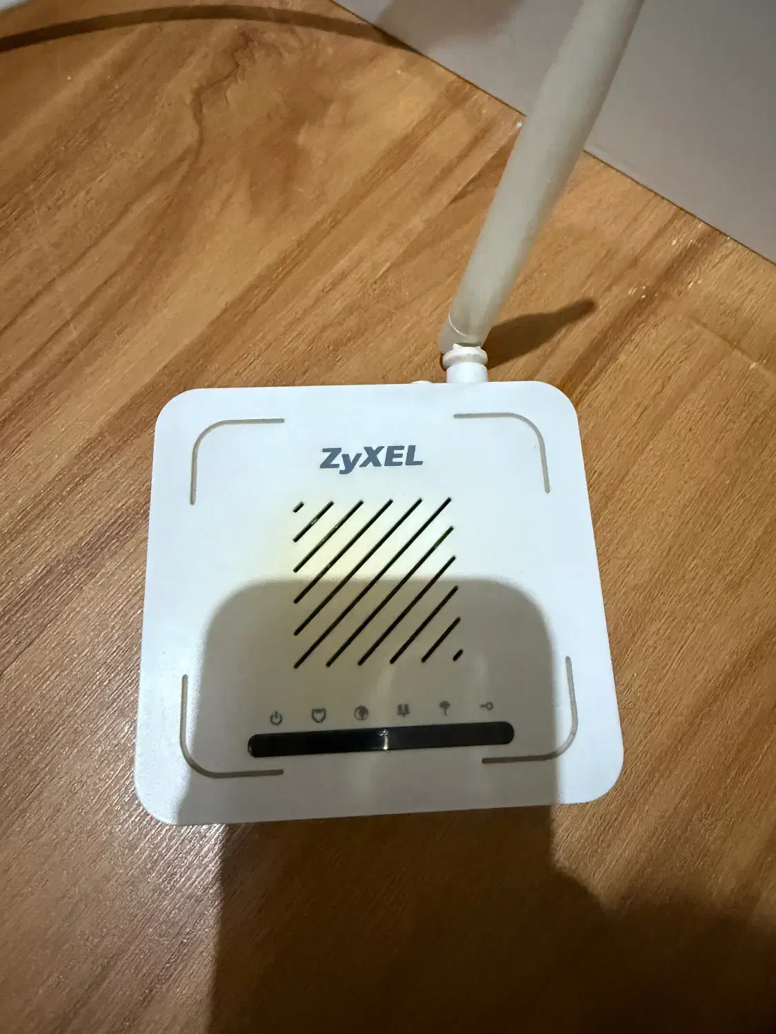 مودم zyxel|مودم و تجهیزات شبکه|اصفهان, شهریار|دیوار