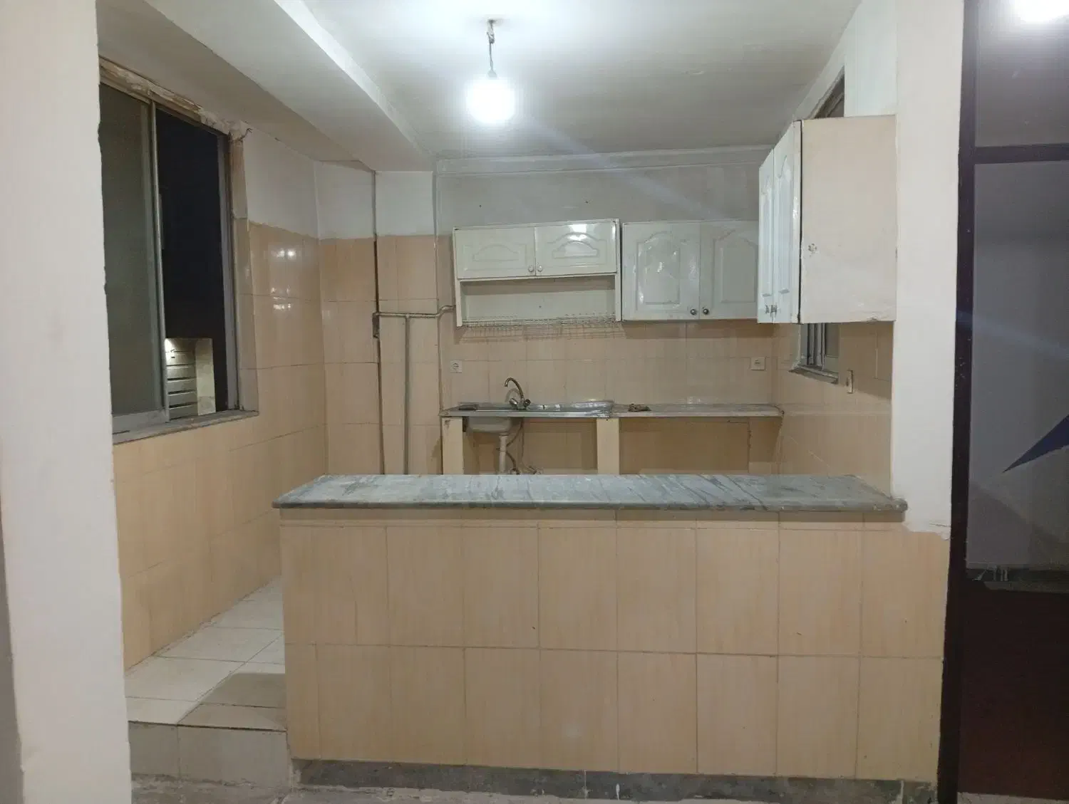 فروش یک واحد ۶۰ متری خیابان معلم سر نبش اصلی|فروش آپارتمان|ساری, |دیوار