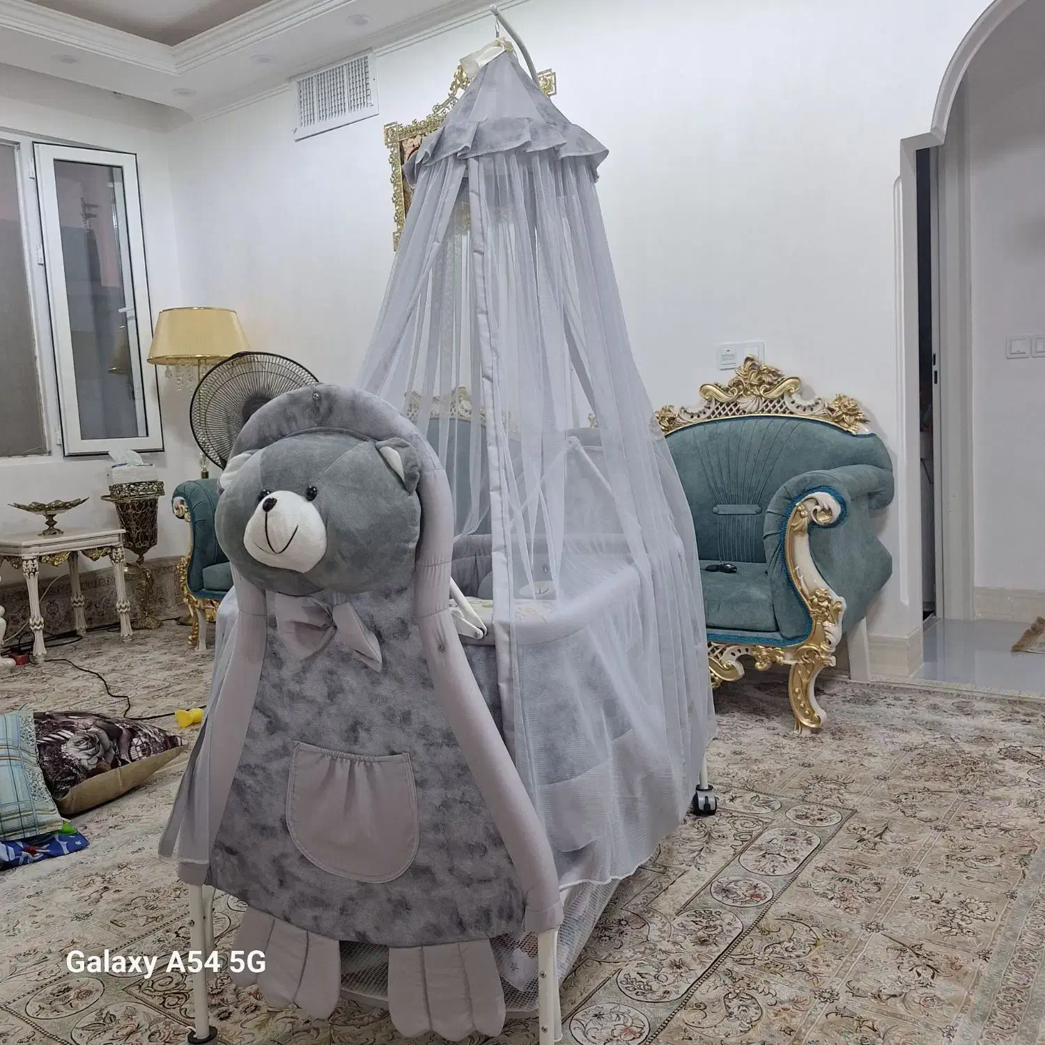 گهواره ای نوزاد در حد نو|اسباب و اثاث بچه|کمیجان, |دیوار