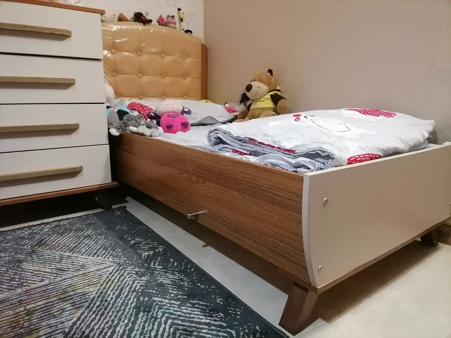 تخت نوجوان چوبی با روکش ملامینه با تشک طبی|تخت و صندلی بچه|یزد, |دیوار