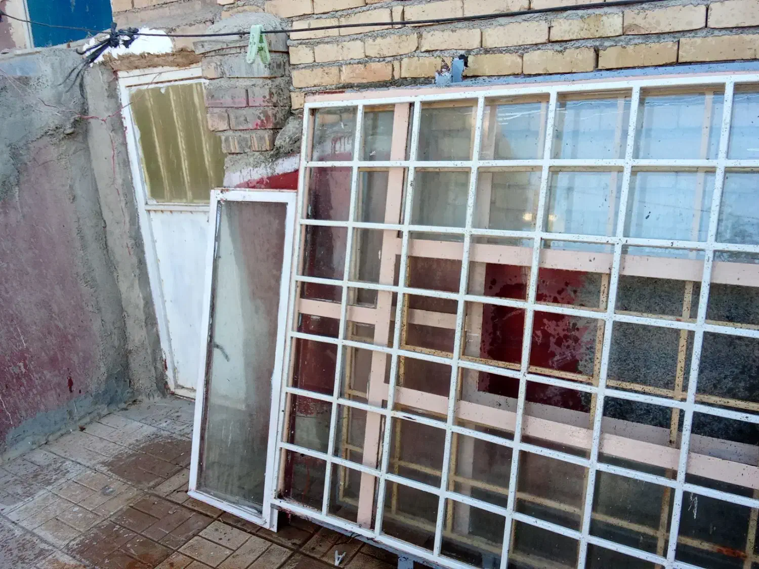 پنجره آهنی|مصالح و تجهیزات ساختمان|قوچان, |دیوار