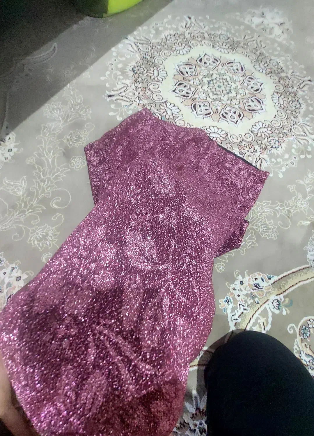 دو قواره پارچه لباس کردی|لباس|قروه, |دیوار