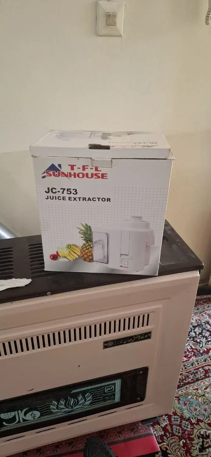 آبمیوه گیری. با کارتن|آبمیوهگیر و آبمرکباتگیر|ملایر, |دیوار