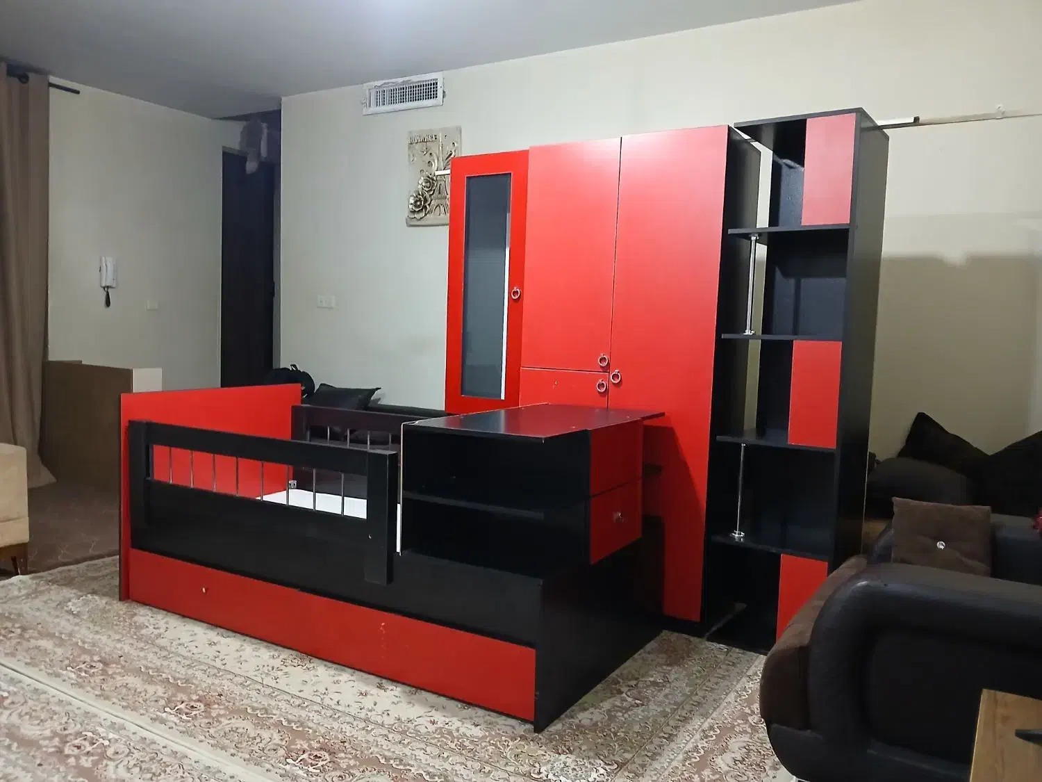 تخت و کمد|تخت و سرویس خواب|هشتگرد, فاز ۲ مهستان|دیوار