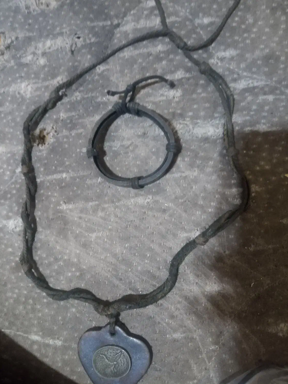 گردنبند و دستبند تمام چرم اصل و زیبا|بدلیجات|رشت, جماران|دیوار