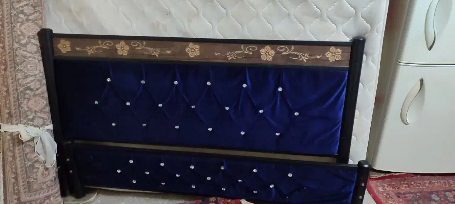 تخت دونفره به همراه تشک سالم|تخت و سرویس خواب|دماوند, گیلاوند|دیوار