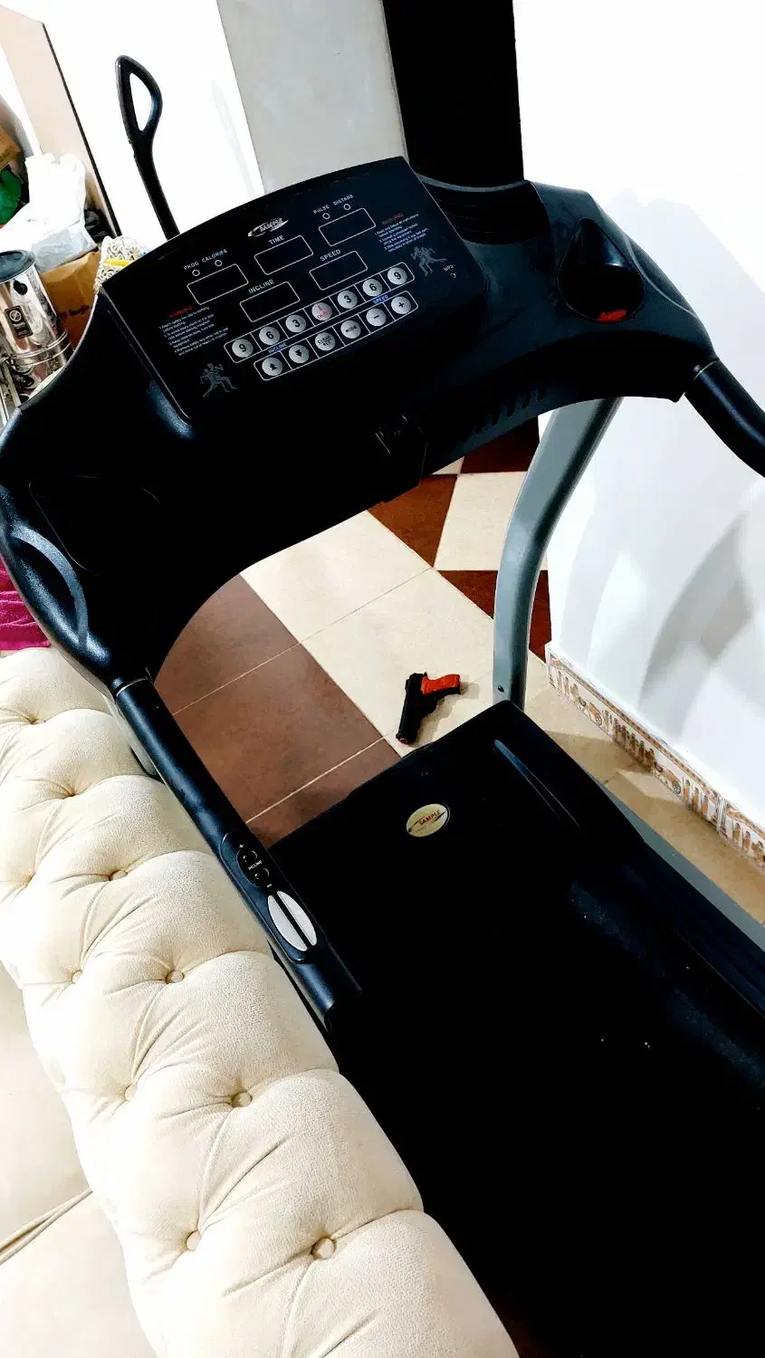 تردمیل سالم با قابلیت تنظیم ارتفاع|تجهیزات ورزشی|ساری, |دیوار