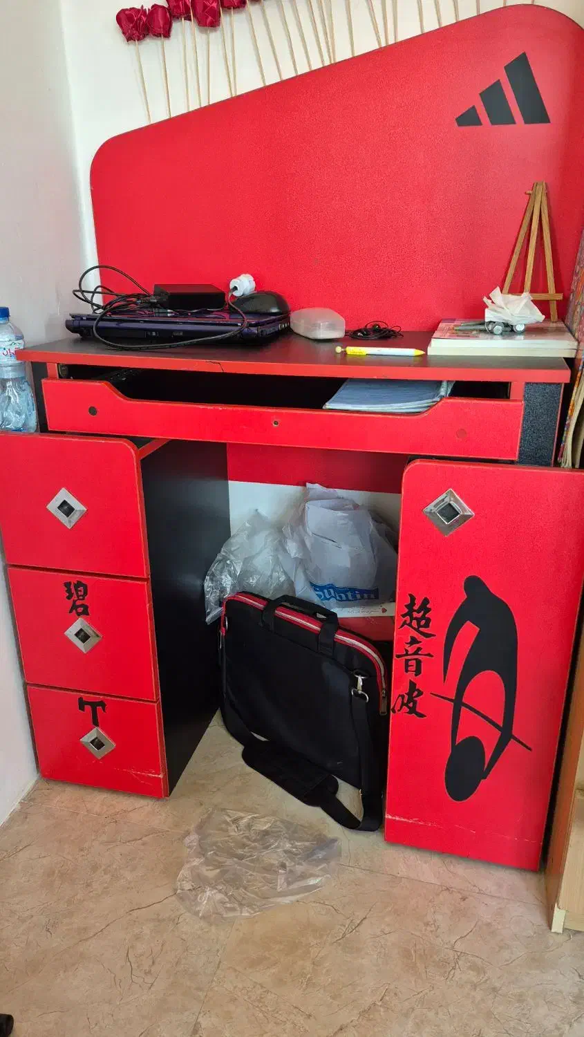 میز تحریر در حد نو 3/500|میز تحریر و کامپیوتر|سنگر, |دیوار