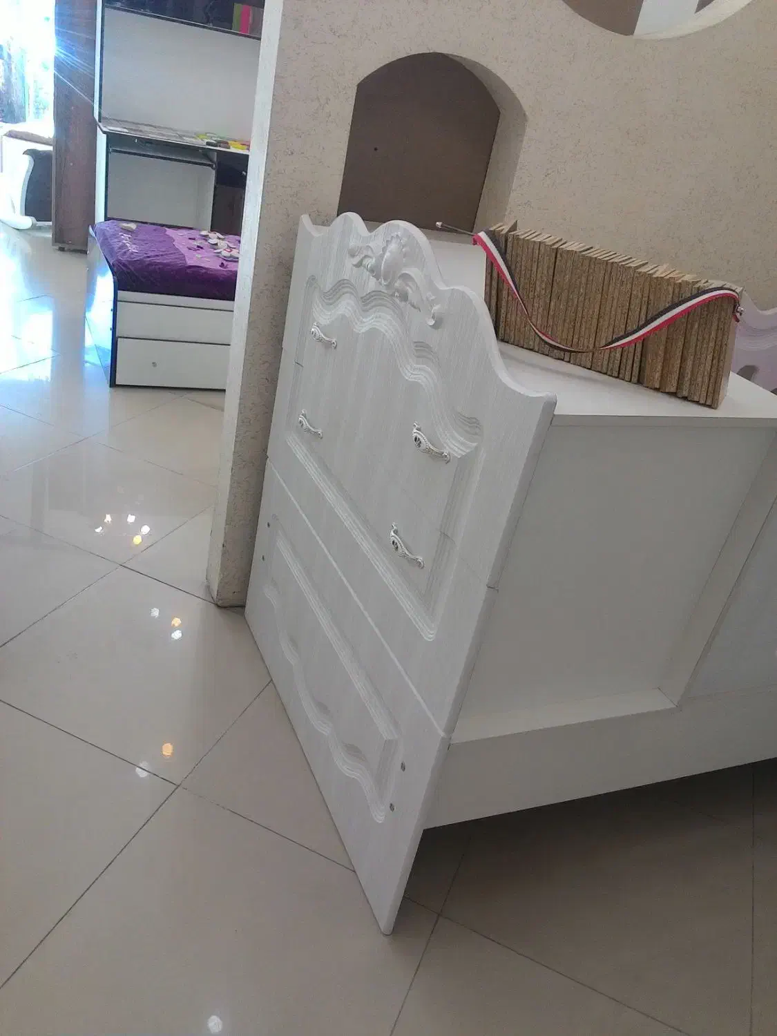 کمد و ویترین دراور تخت دومنظوره وتشک بسیار تمیز|تخت و سرویس خواب|برخوار, |دیوار
