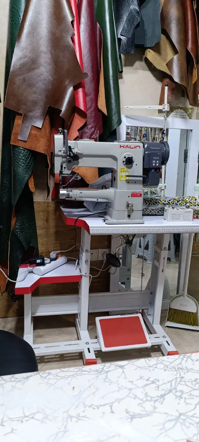 چرخ بطر|چرخ خیاطی و ریسندگی|ایوان, |دیوار