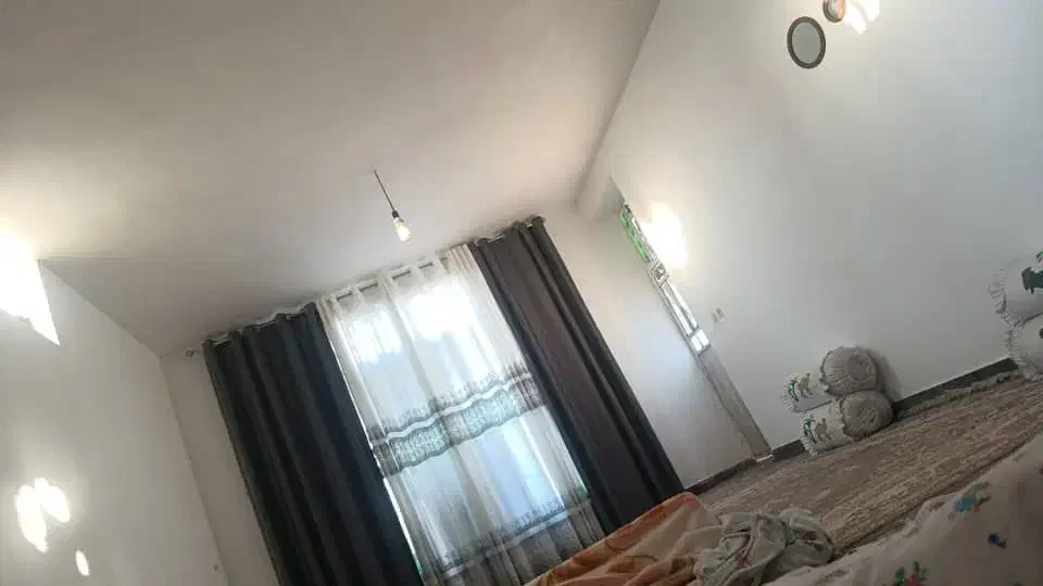 جای خواب و استراحت رایگان|اجارهٔ کوتاهمدت دفتر کار و فضای آموزشی|شیراز, فرگاز|دیوار