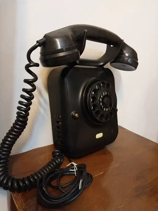 تلفن دیواری قدیمی المانی زیمنس تمیز وسالم|کلکسیون اشیاء عتیقه|تهران, جنت‌آباد مرکزی|دیوار