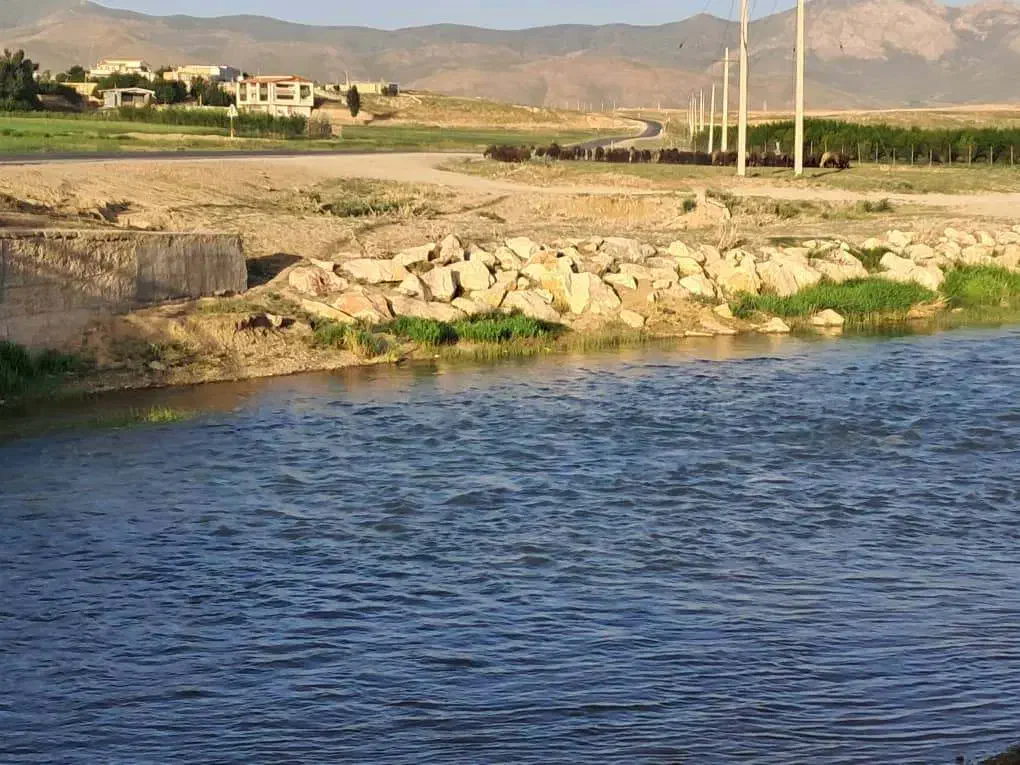 زمین مسکونی واقع در منطقه ویلایی رودخانه پلاسجان|فروش زمین و ملک کلنگی|زنده رود, |دیوار