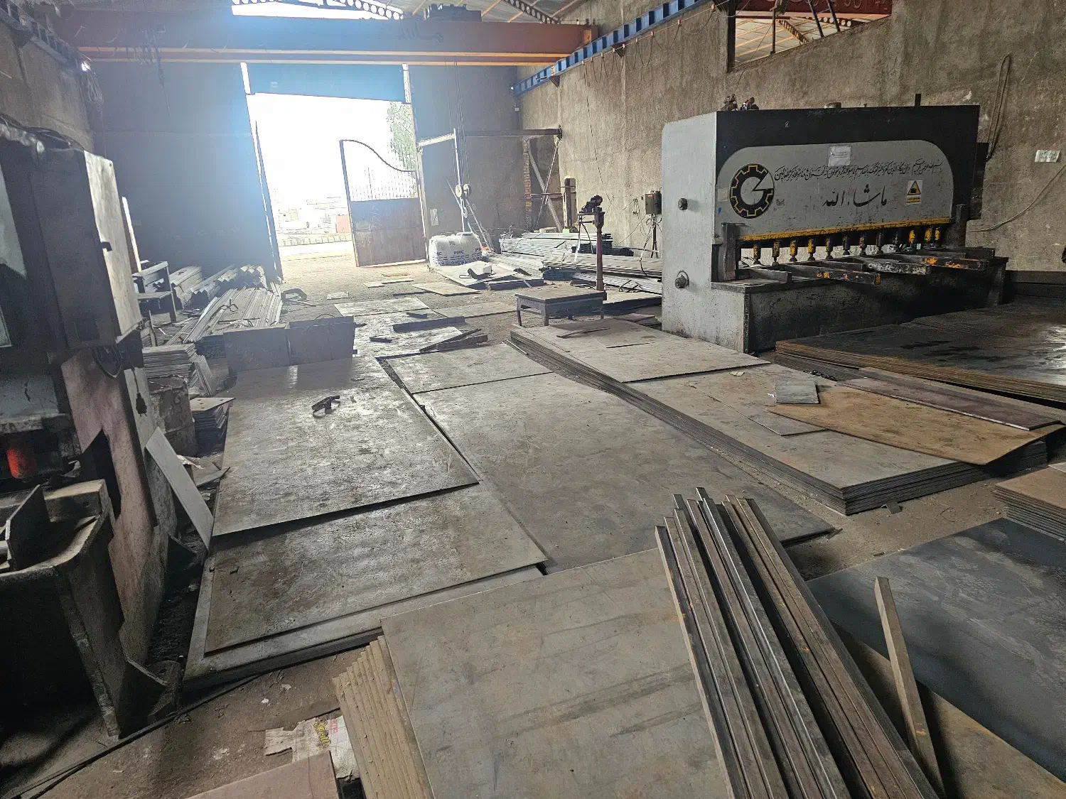 کارگر نیمه فنی نیازمندیم|استخدام صنعتی، فنی، مهندسی|خواف, |دیوار