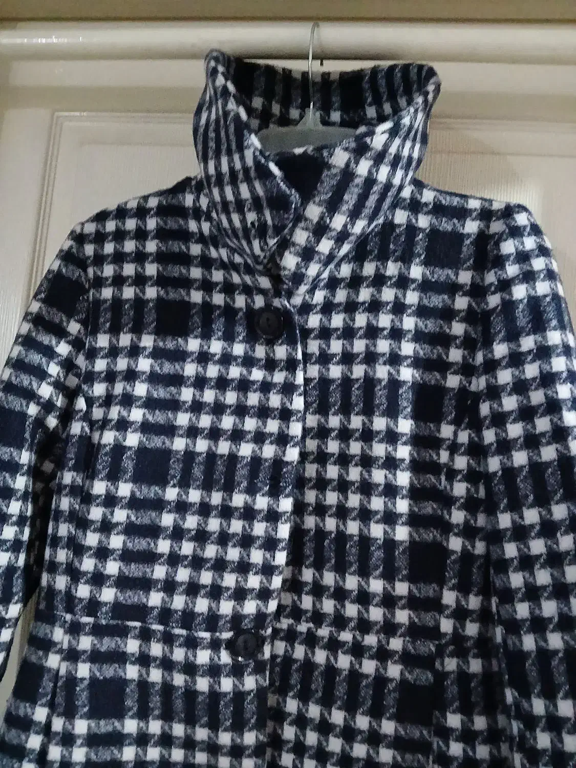 سه تا پالتو نو وپوشیده نشده|لباس|آفتاب, |دیوار