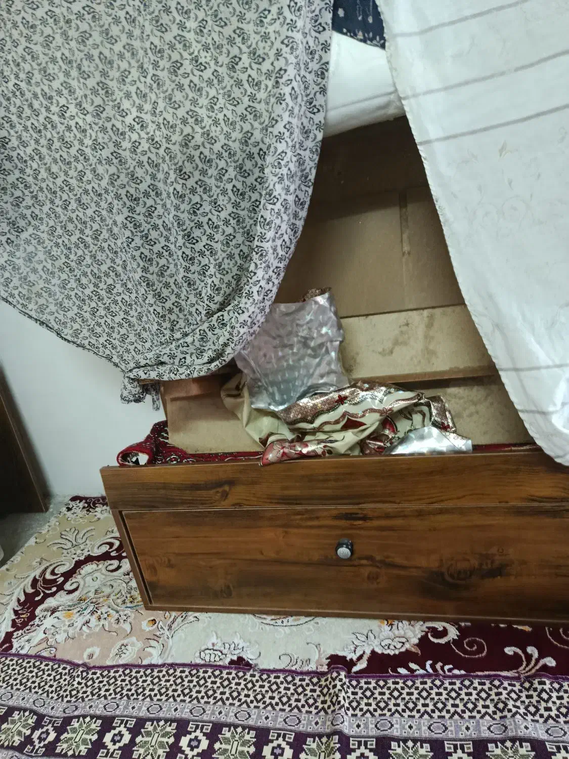 تخت کاملا در حد نو|تخت و سرویس خواب|قرچک, باقرآباد|دیوار