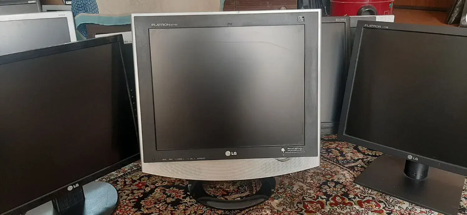 مانیتور 15و 17|قطعات و لوازم جانبی رایانه|مشهد, مصطفی خمینی|دیوار