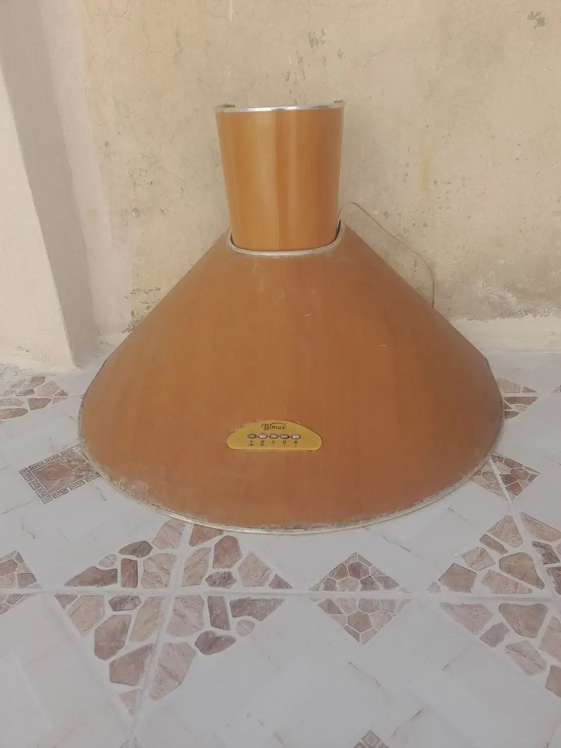 هود|هود|کازرون, |دیوار