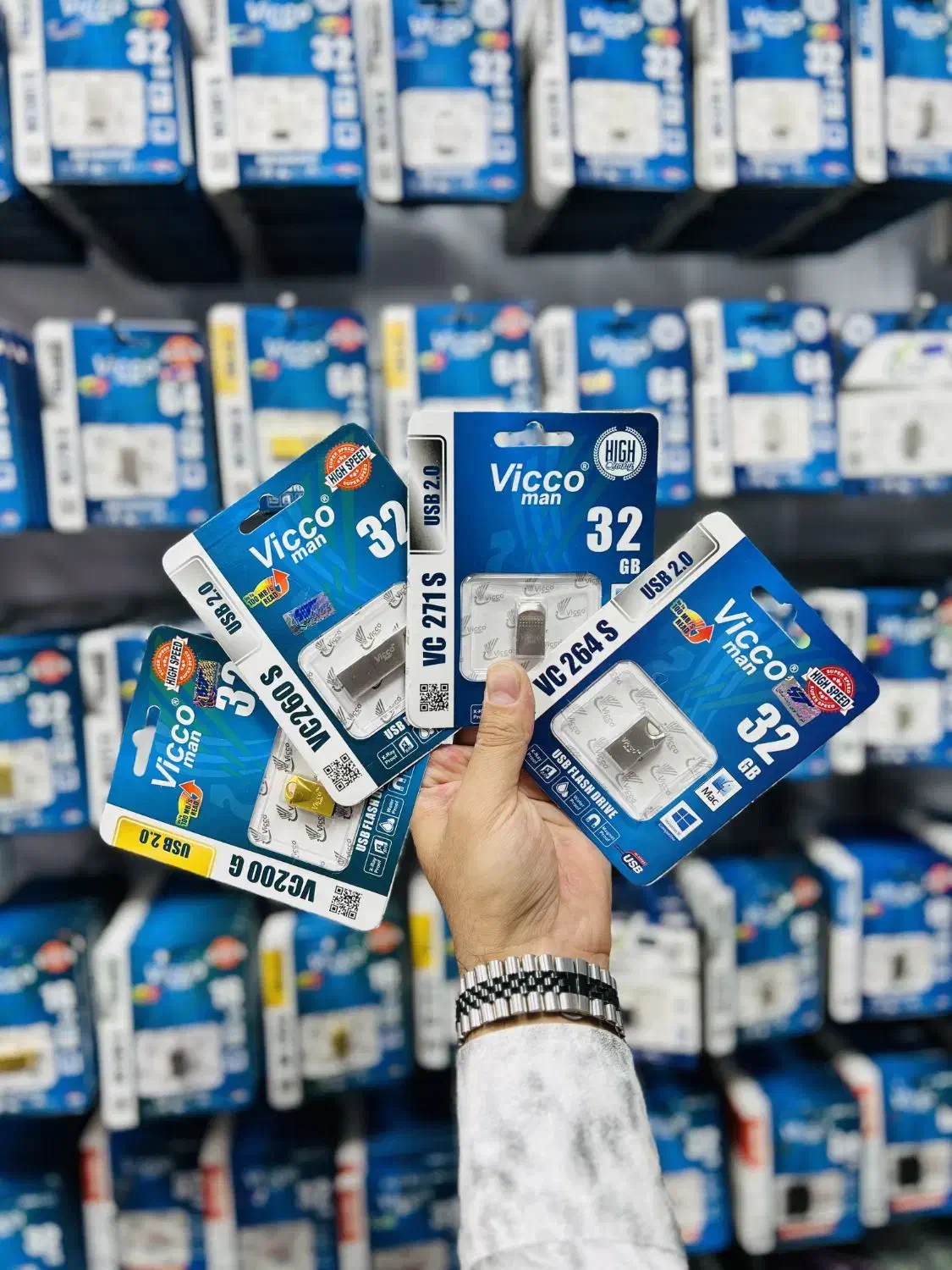 فروش رَم و فلش باگارانتی لایف تایم|لوازم جانبی موبایل و تبلت|قم, صفائیه|دیوار