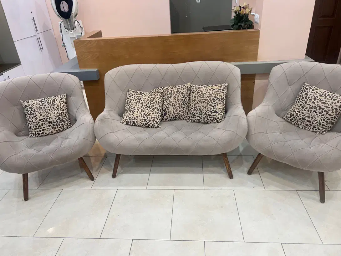 فروش لوازم سالن زیبایی|آرایشگاه و سالن‌های زیبایی|مشهد, هفت تیر (حافظ)|دیوار