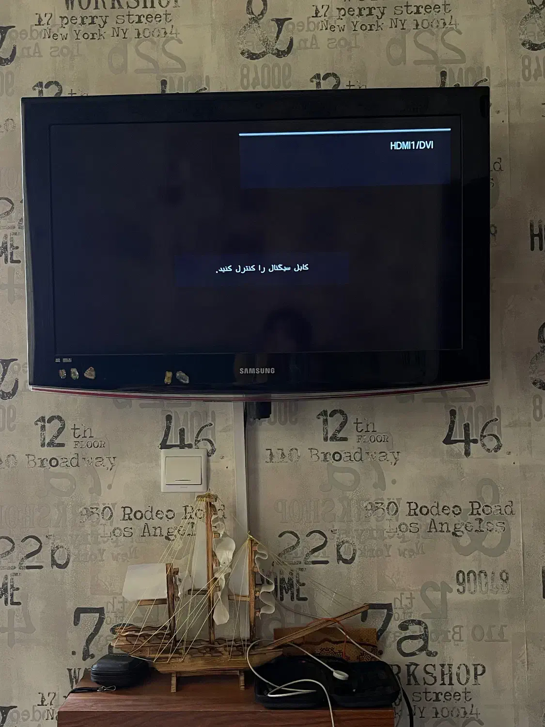 تلویزیون LCD 32 اینچ سامسونگ فوق العاده سالم|تلویزیون و پروژکتور|فردیس, منظریه|دیوار