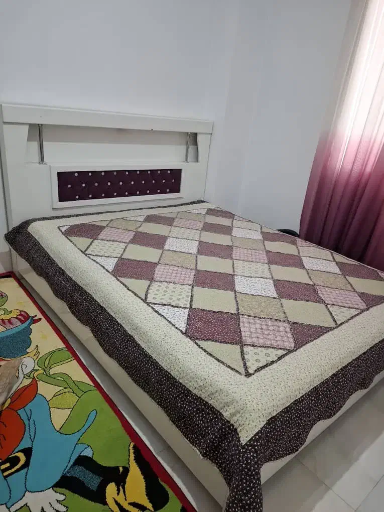 تختخواب دونفره|تخت و سرویس خواب|هشتگرد, هشتگرد قدیم|دیوار