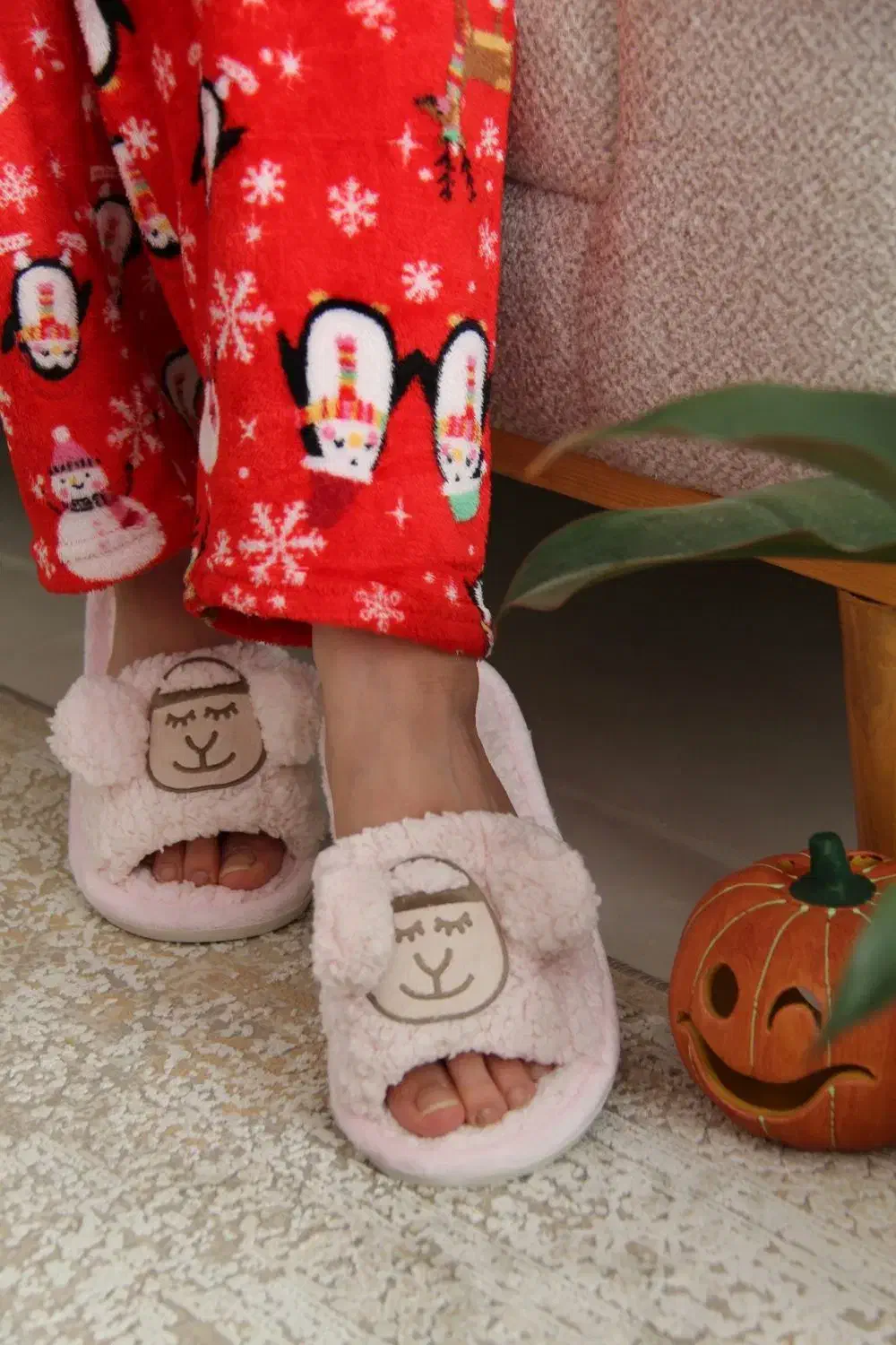 روفرشی میشا|کیف، کفش، کمربند|رشت, چله خانه|دیوار