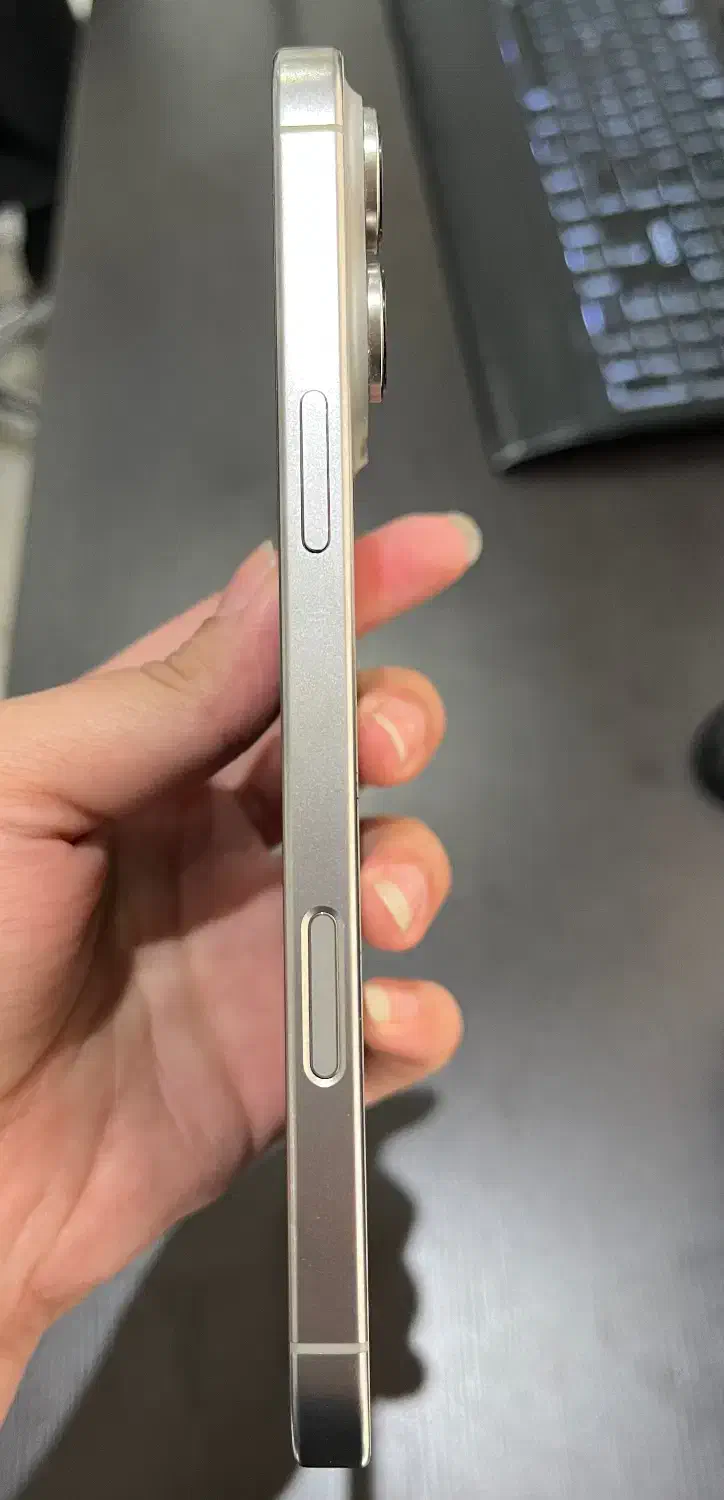 گوشی آیفون ۱۶ پرومکس ۲۵۶ zaa رجیستر شده|موبایل|تهران, عباس‌آباد|دیوار