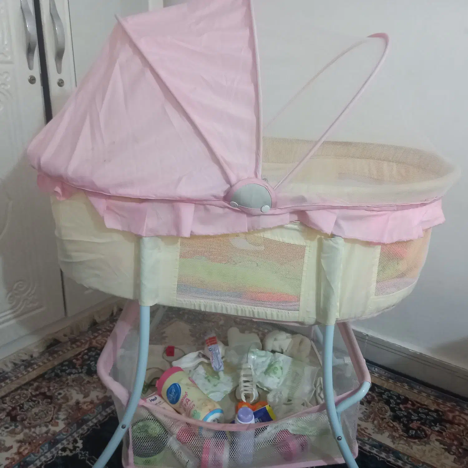 گهوار ه نوزاد|تخت و صندلی بچه|قشم, |دیوار