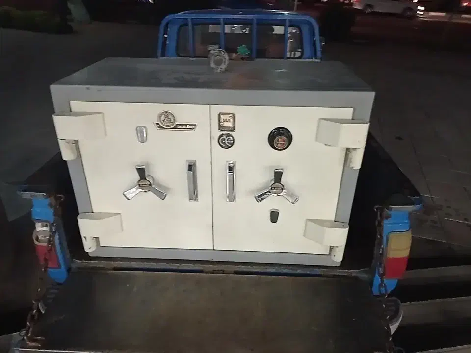 انواع مختلف از گاوصندوق بانگی خانگی طلا فروشی|ابزارآلات|سراب, |دیوار