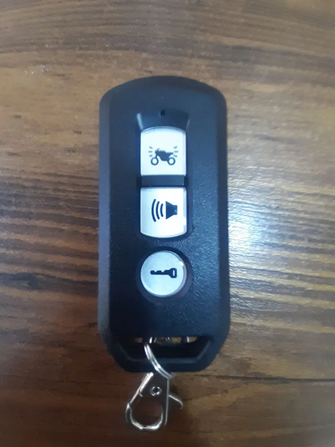 ریموت گمشده|اشیا|تبریز, |دیوار