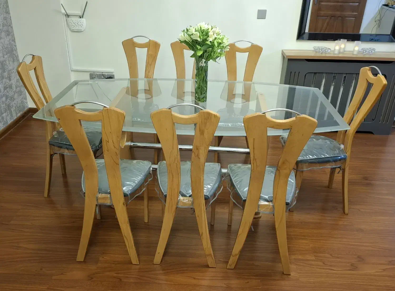 میز صفحه شیشه ای با ۸ صندلی|میز و صندلی غذاخوری|تهران, زرکش|دیوار