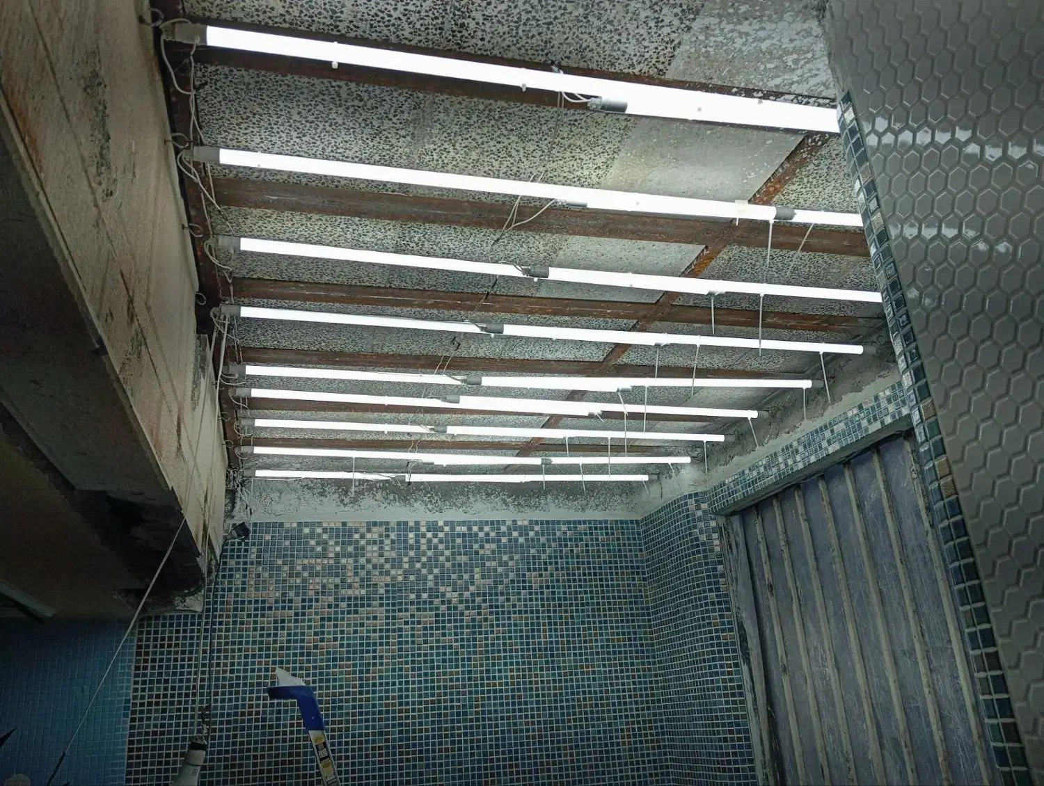 نیاز به برقکار نیمه ماهر و کارگر ساده و کار آموز|استخدام معماری، عمران و ساختمانی|اردبیل, |دیوار