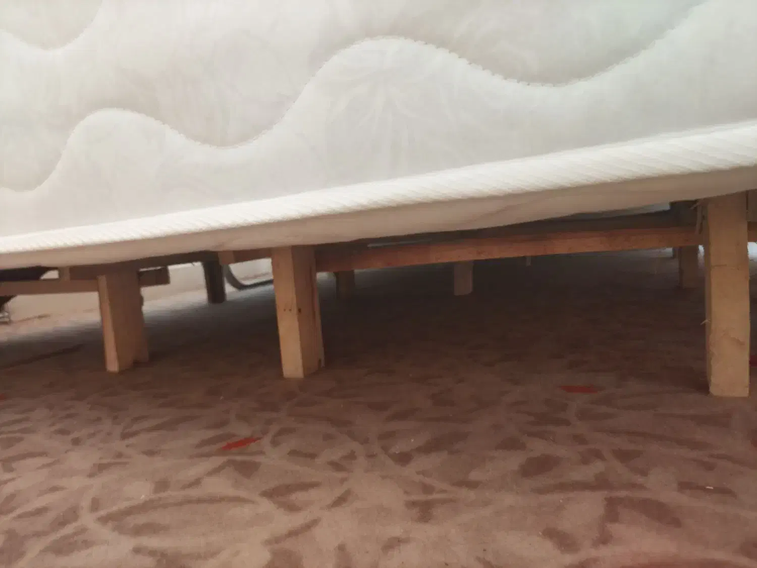 فروش تخت دو نفره با تشک در حد نو و دراور چوبی چوب|تخت و سرویس خواب|فردیس, فردیس|دیوار