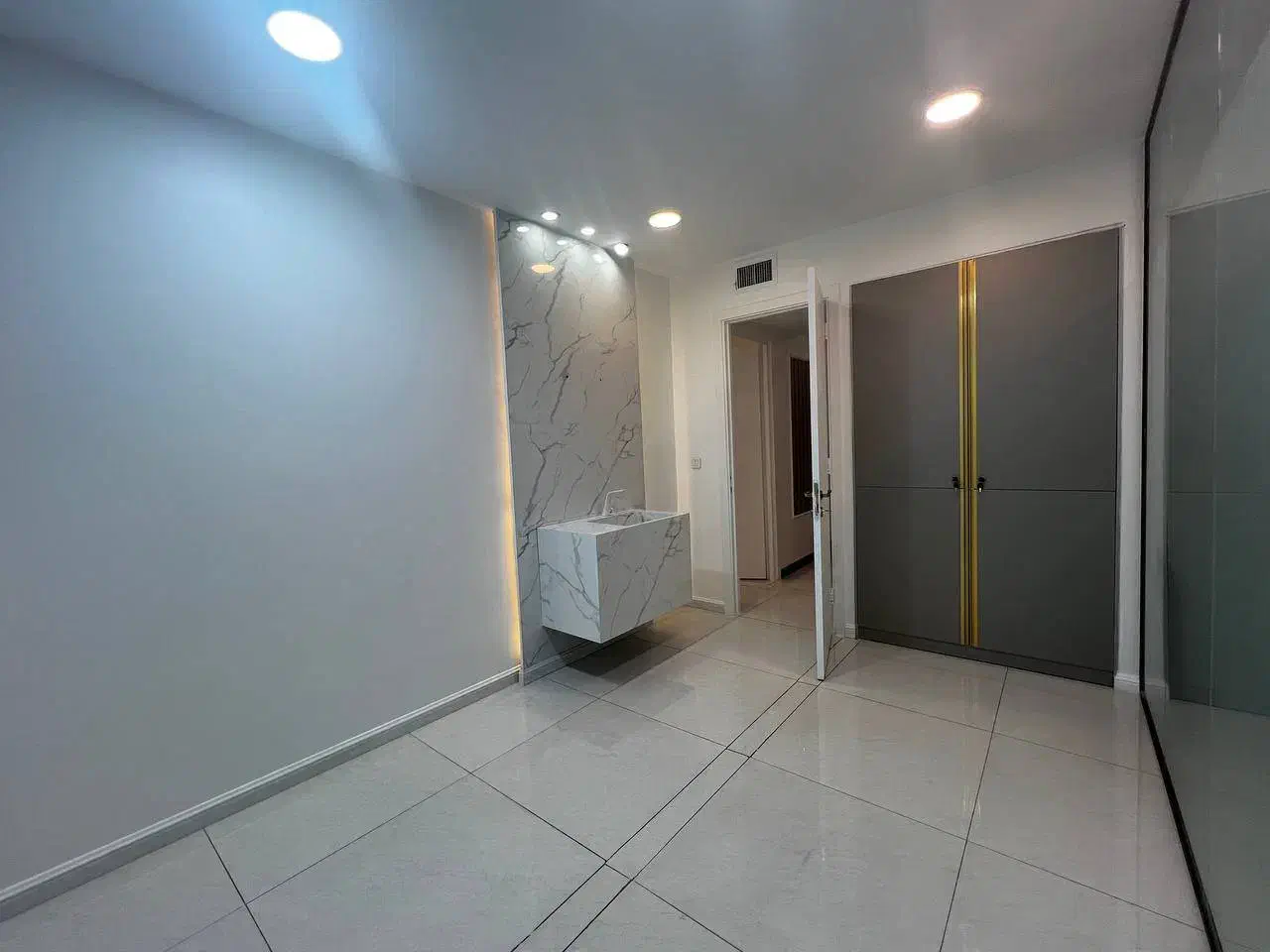 واحد اداری ۹۷ متری در برج ماندگار عظیمیه|فروش دفتر کار، اتاق اداری، مطب|کرج, عظیمیه|دیوار