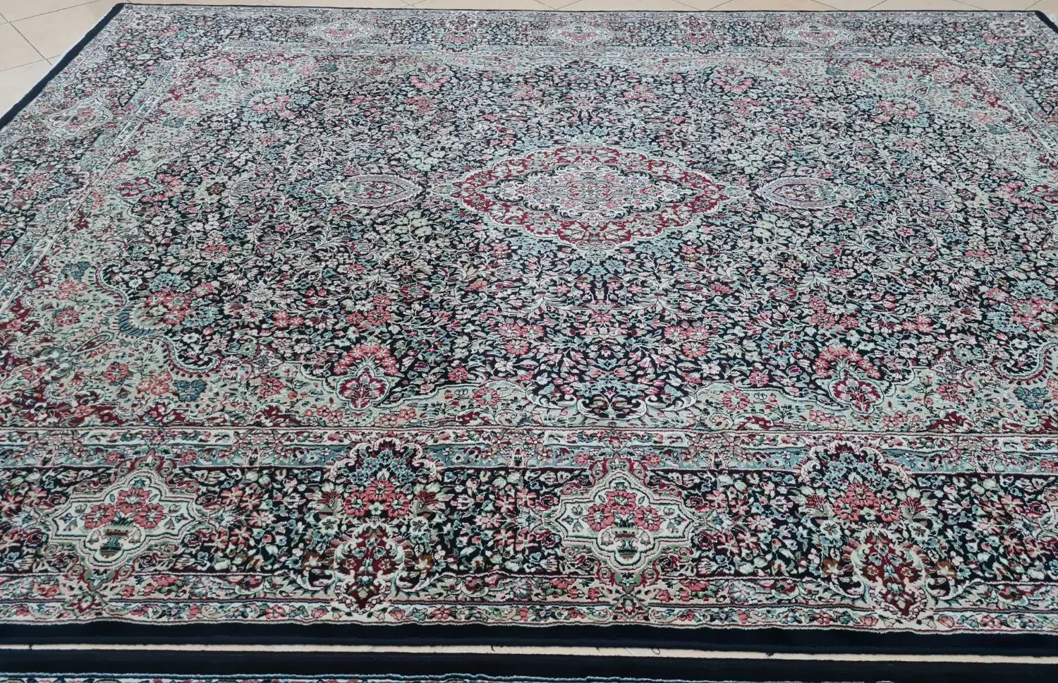 فرش ماشینی|فرش|قدس, شهر‌قدس|دیوار