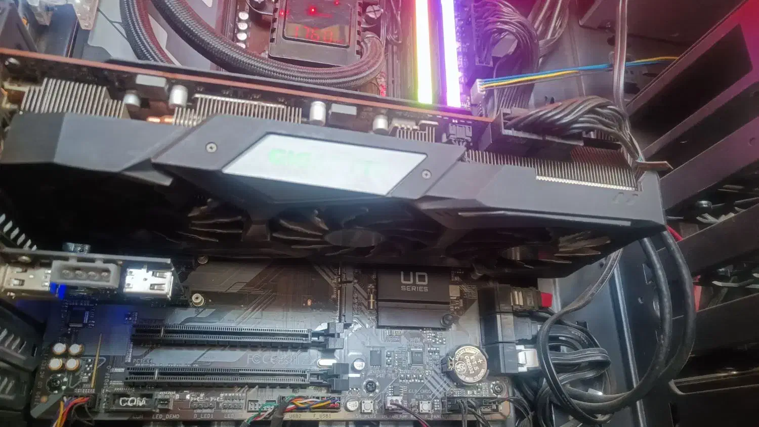 گرافیک giga rx 5700xt بسیار تمیز روی سیستم بوده|قطعات و لوازم جانبی رایانه|پیر بکران, |دیوار