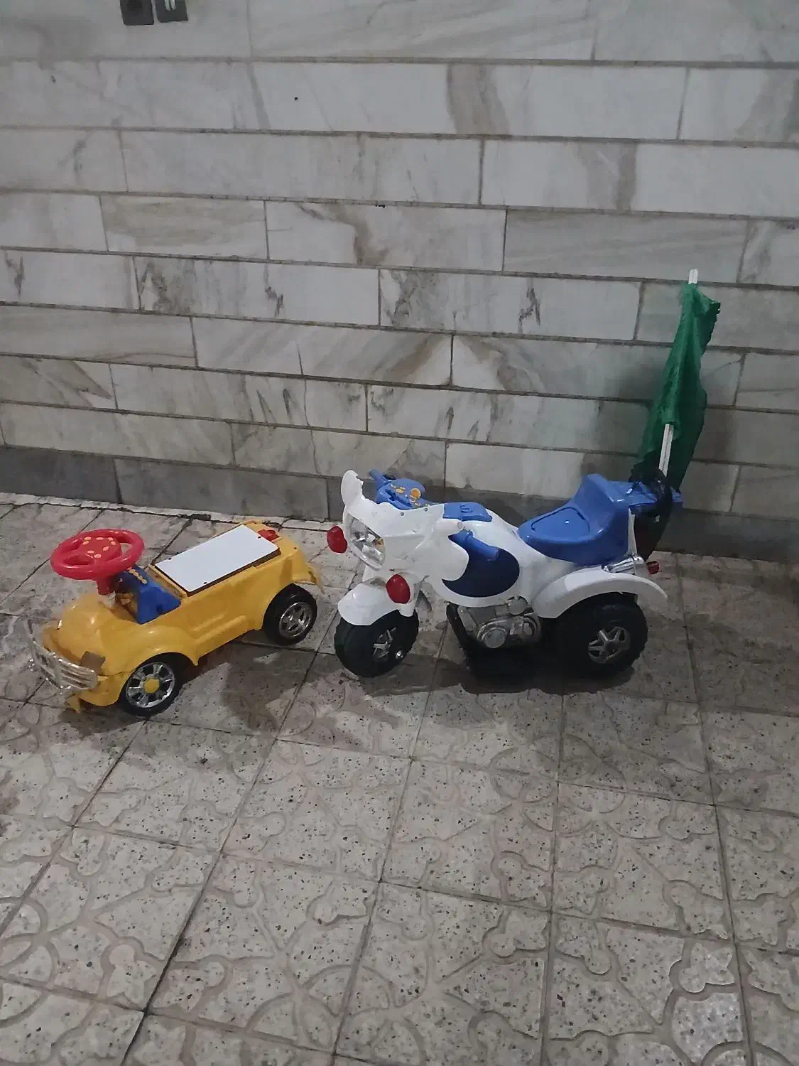 موتور پلیسی ۳چرخه ای|اسباب‌‌بازی|ری, جوانمرد قصاب|دیوار