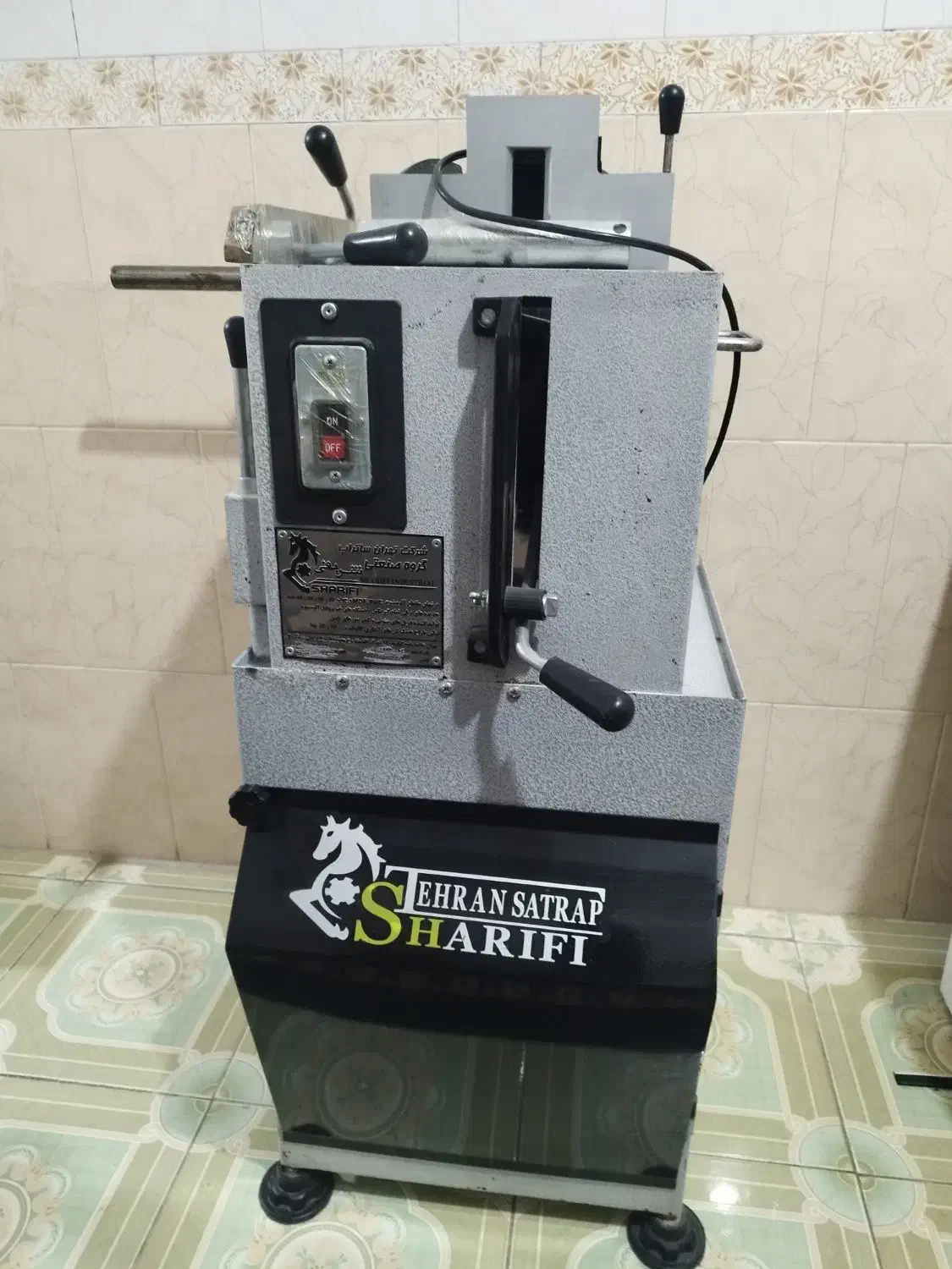 دستگاه برش الومنیوم|ماشین‌آلات صنعتی|شیراز, بهارستان|دیوار