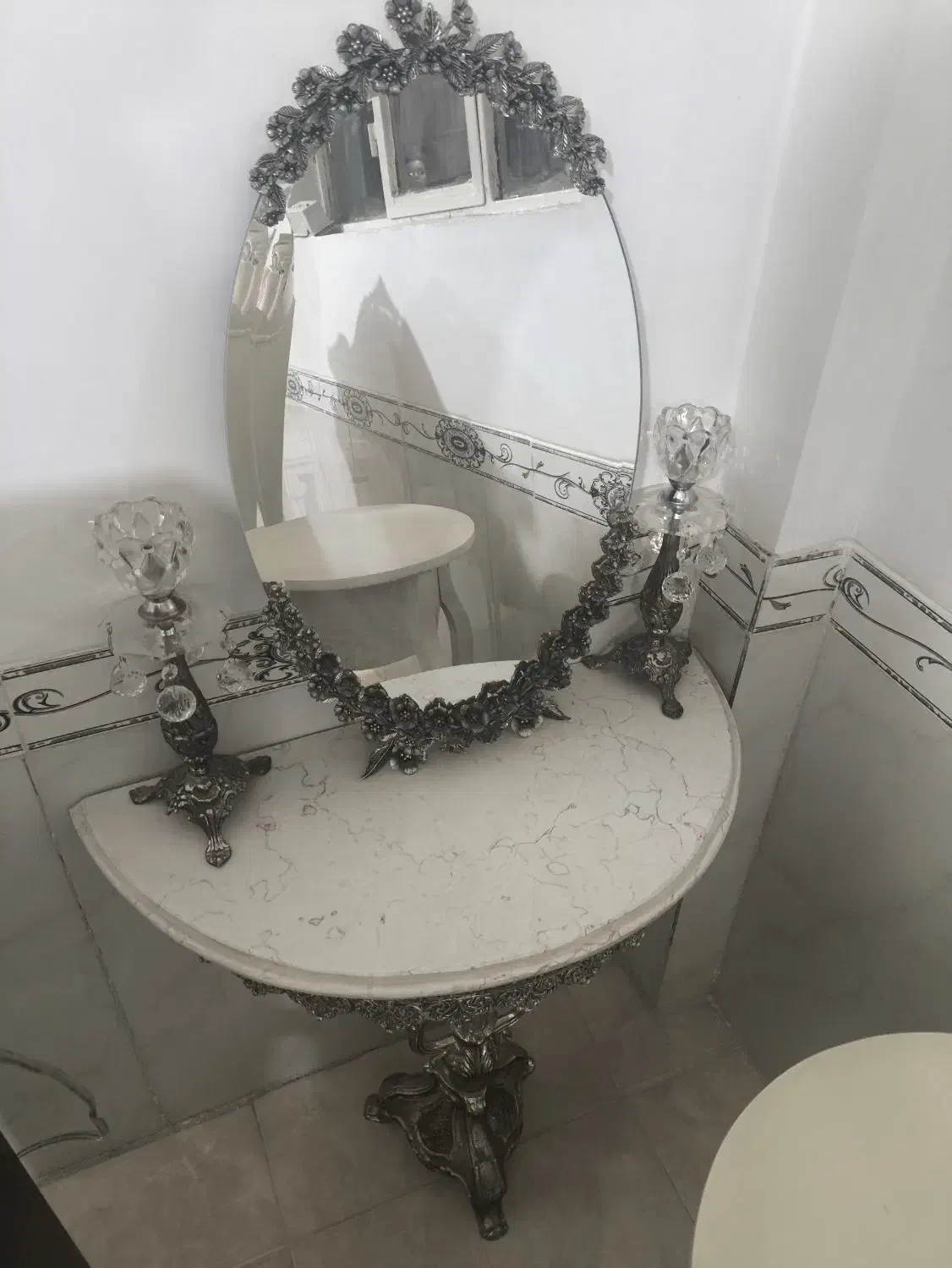 اینه و شمعدان|آینه|رباطکریم, رباطکریم|دیوار