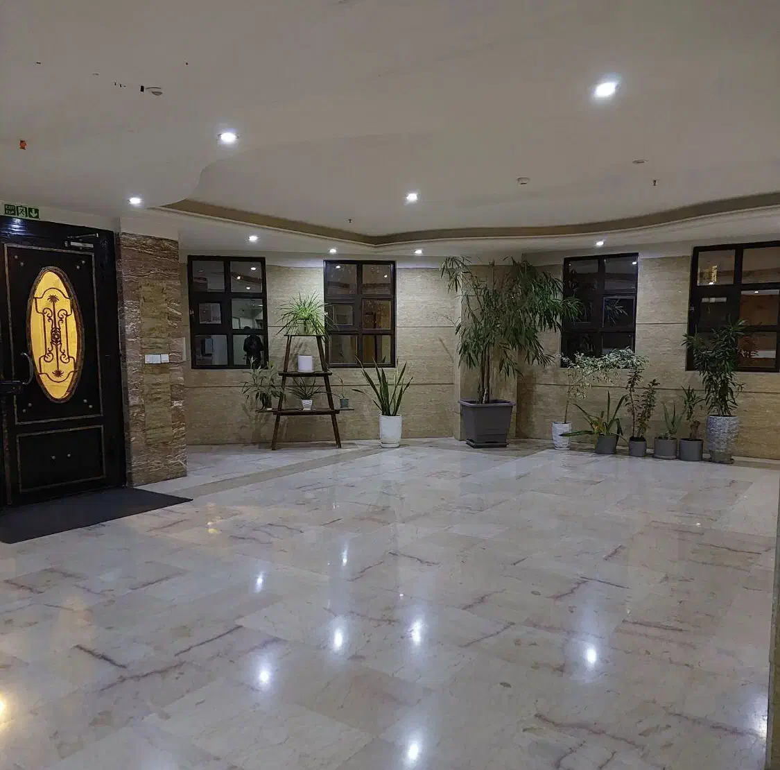 اشرفی پایین تیراژه ۵۰متر ۷ساله خوش نقشه