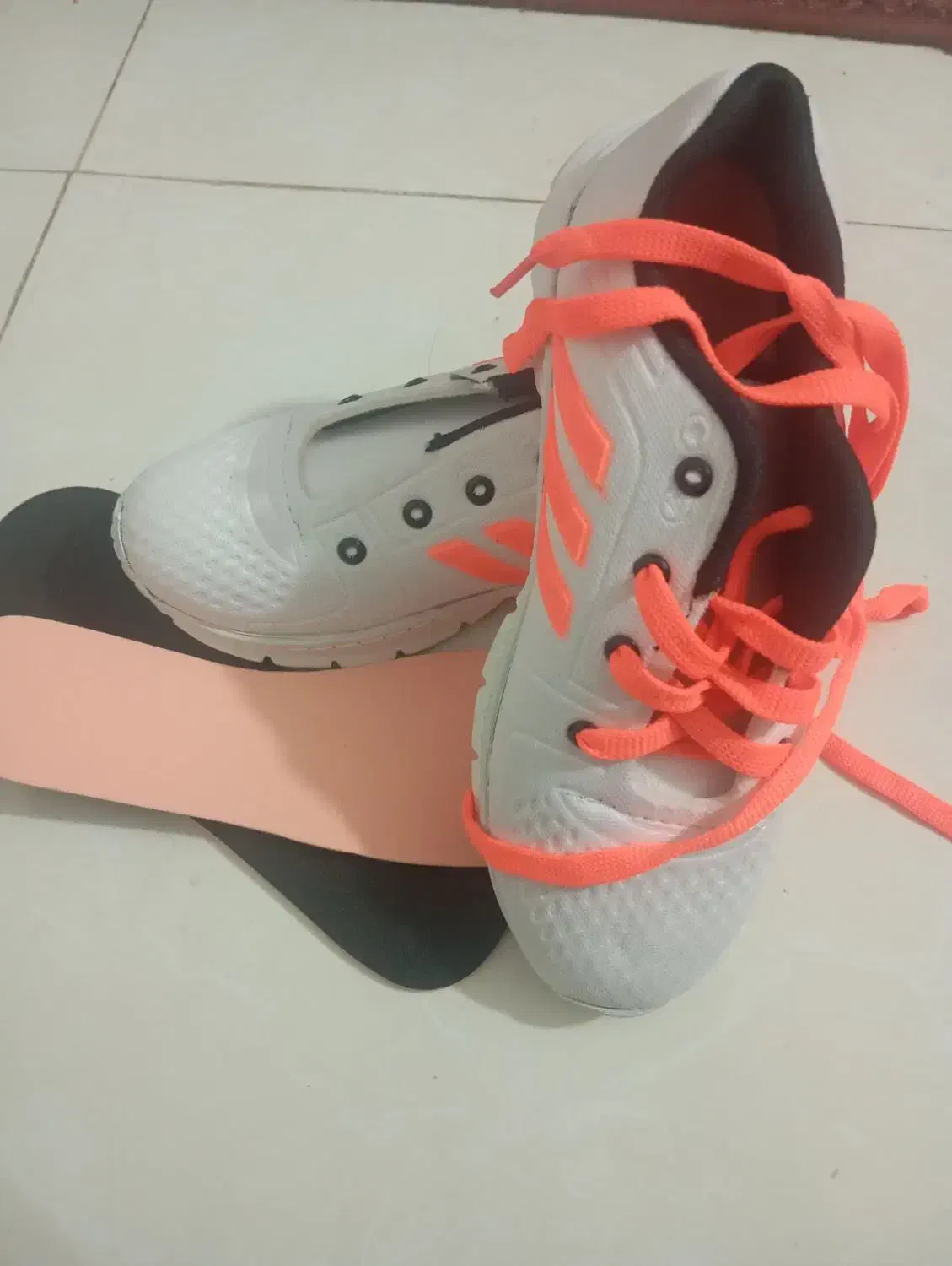 تعدادی کفش نو|کیف، کفش، کمربند|اسلام‌شهر, ایرین|دیوار