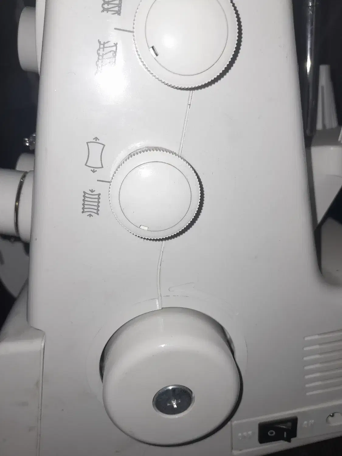 چرخ سر دوز چهار نخه|چرخ خیاطی و ریسندگی|بیرجند, |دیوار